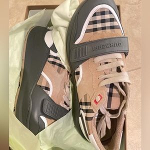 10.5 men Burberry shoes